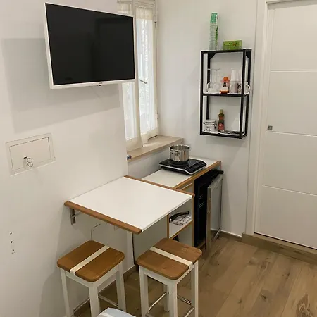 Canelli House アパート ソレント