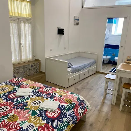 Canelli House 公寓 *